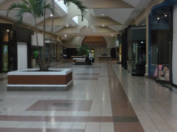 Virginia-Center-Commons-empty-wing-640x480